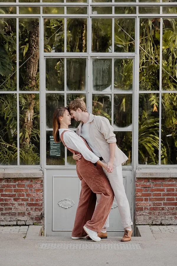 seance-engagement-couple-exterieur
